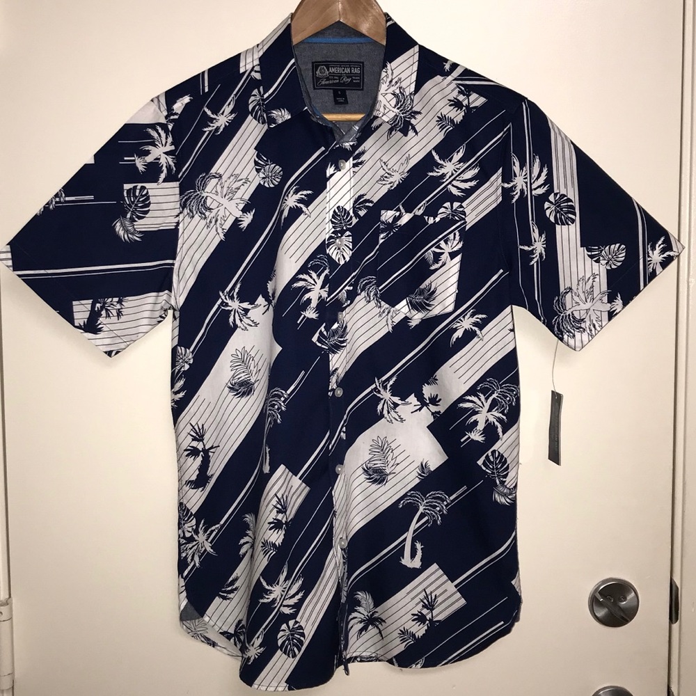 NWT American Rag Hawaiian Print Button Dow…
